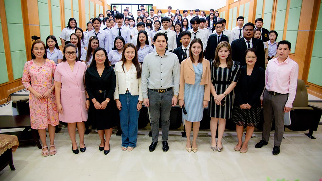 กิจกรรมนิติศาสตร์พลัส “การพัฒนานักนิติศาสตร์รับใช้สังคม (Smart Lawyer)”