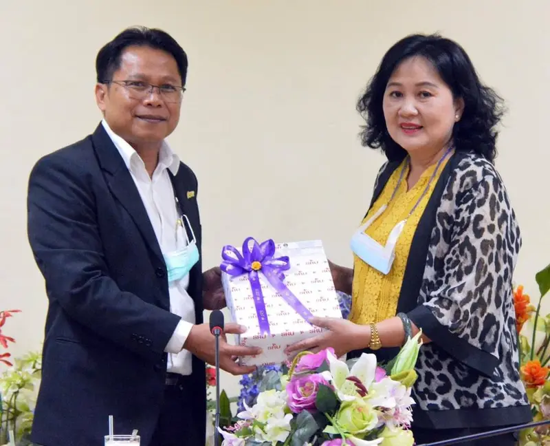 คณบดีนิติศาสตร์ ต้อนรับผู้อำนวยการกองกลางและคณะ