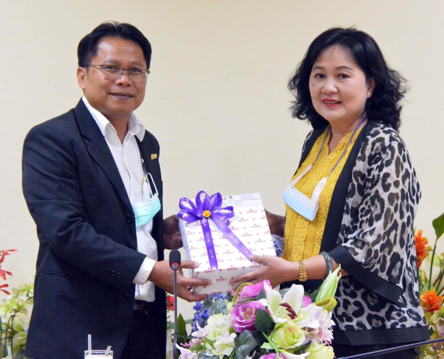 คณบดีนิติศาสตร์ ต้อนรับผู้อำนวยการกองกลางและคณะ