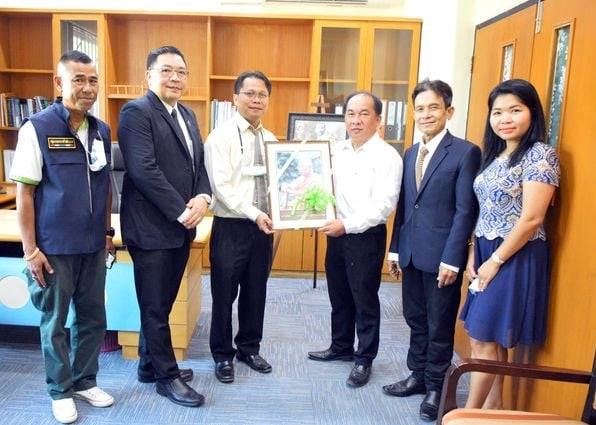 ศิษย์เก่านิติศาสตร์(ภาคบัณฑิต) แสดงความยินดีกับคณบดีนิติศาสตร์