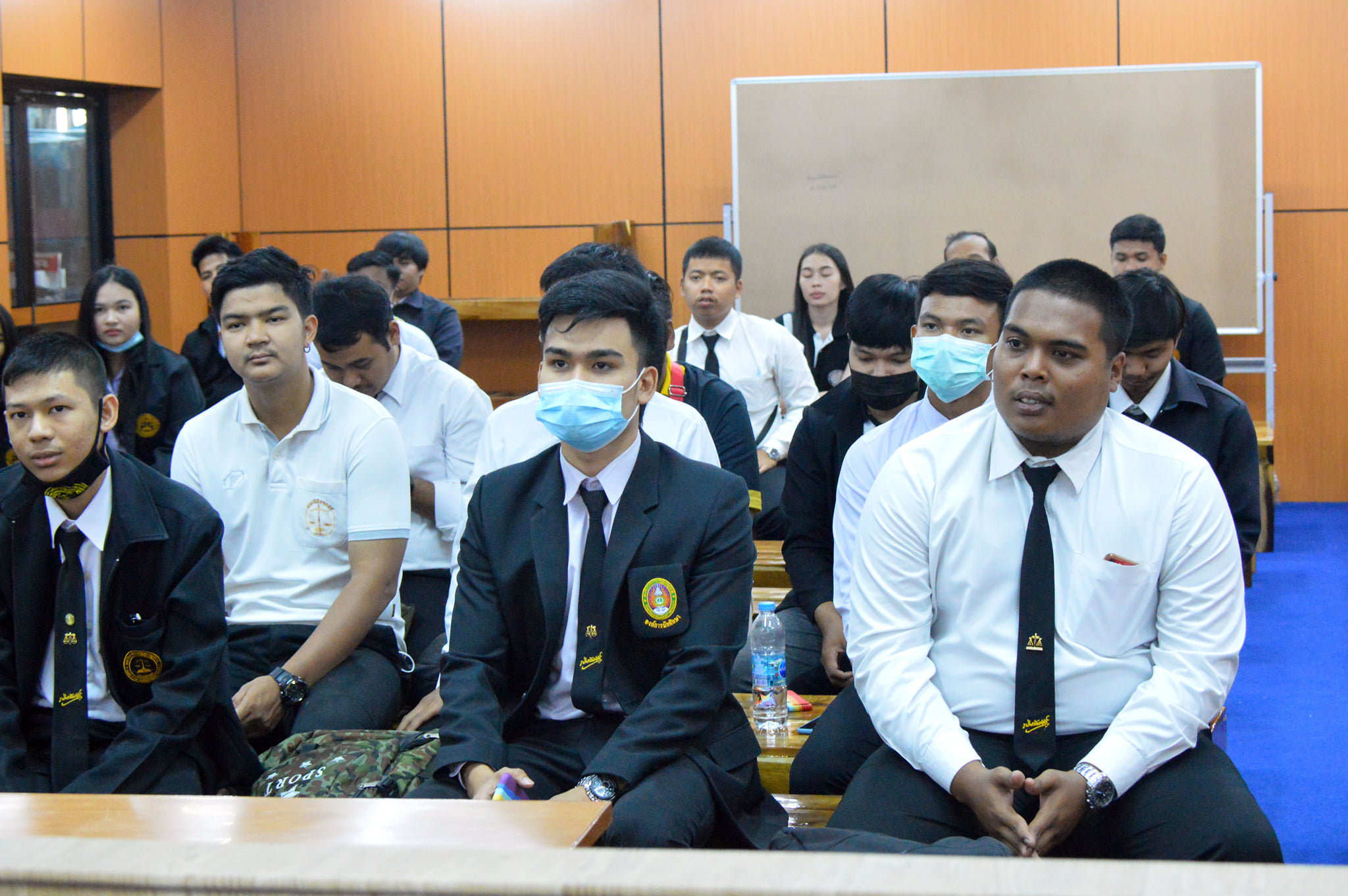 คณะนิติศาสตร์ประชุมนายกฯและสมาชิก สโมสรนักศึกษาคณะนิติศาสตร์ มรส.