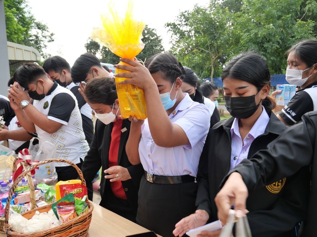 คณะนิติศาสตร์ มรส. จัดทำบุญตักบาตรพระสงฆ์ เพื่อน้อมรำลึกถึง พระองค์เจ้ารพีพัฒนศักดิ์ กรมหลวงราชบุรีดิเรกฤทธิ์ "พระบิดาแห่งกฎหมายไทย"