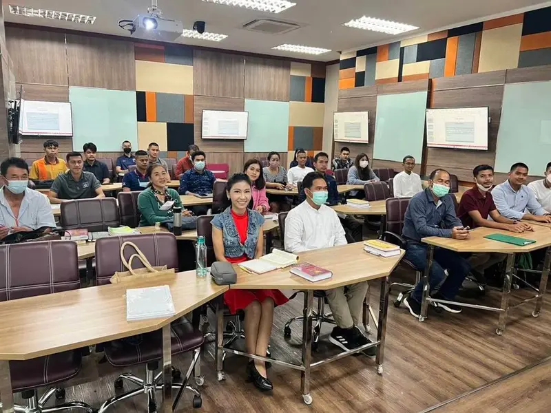 คณะนิติศาสตร์ มรส.มีหลักสูตรนิติศาสตร์ภาคบัณฑิต รับผูู้จบปริญญาตรีทุกสาขา