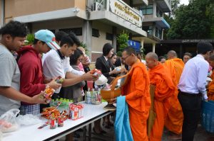 นิติศาสตร์ มรภ.สุราษฎร์ธานีมอบทุนการศึกษา"นิติทายาท"กิจกรรมวันรพี ประจำปี 2561